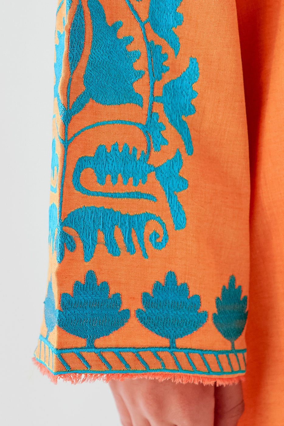 EMBROIDERED CHAMBRAY SHIRT (PRET)