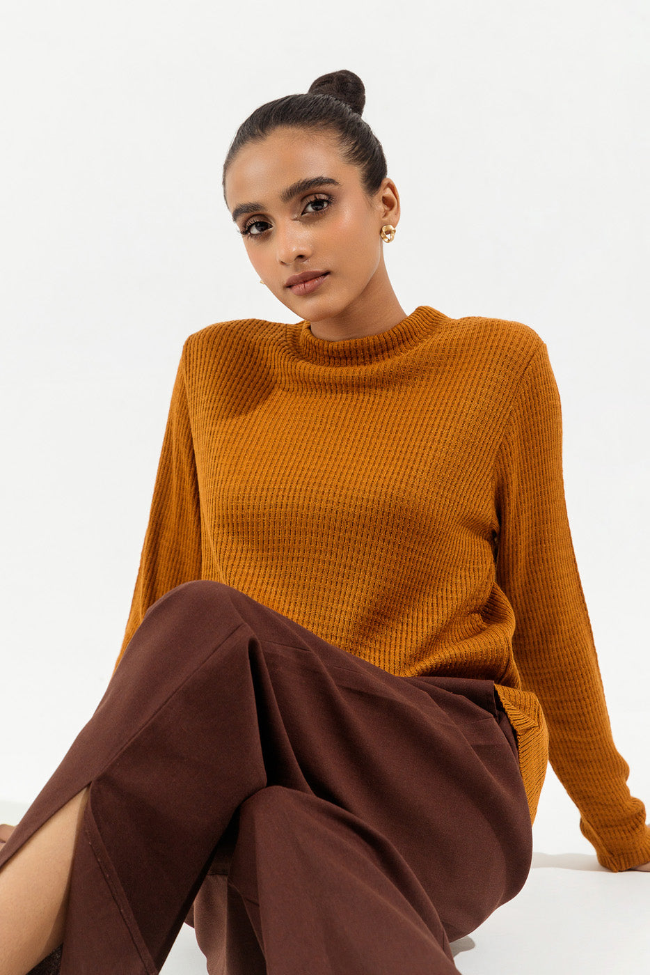 OCHRE FINE KNIT SWEATER