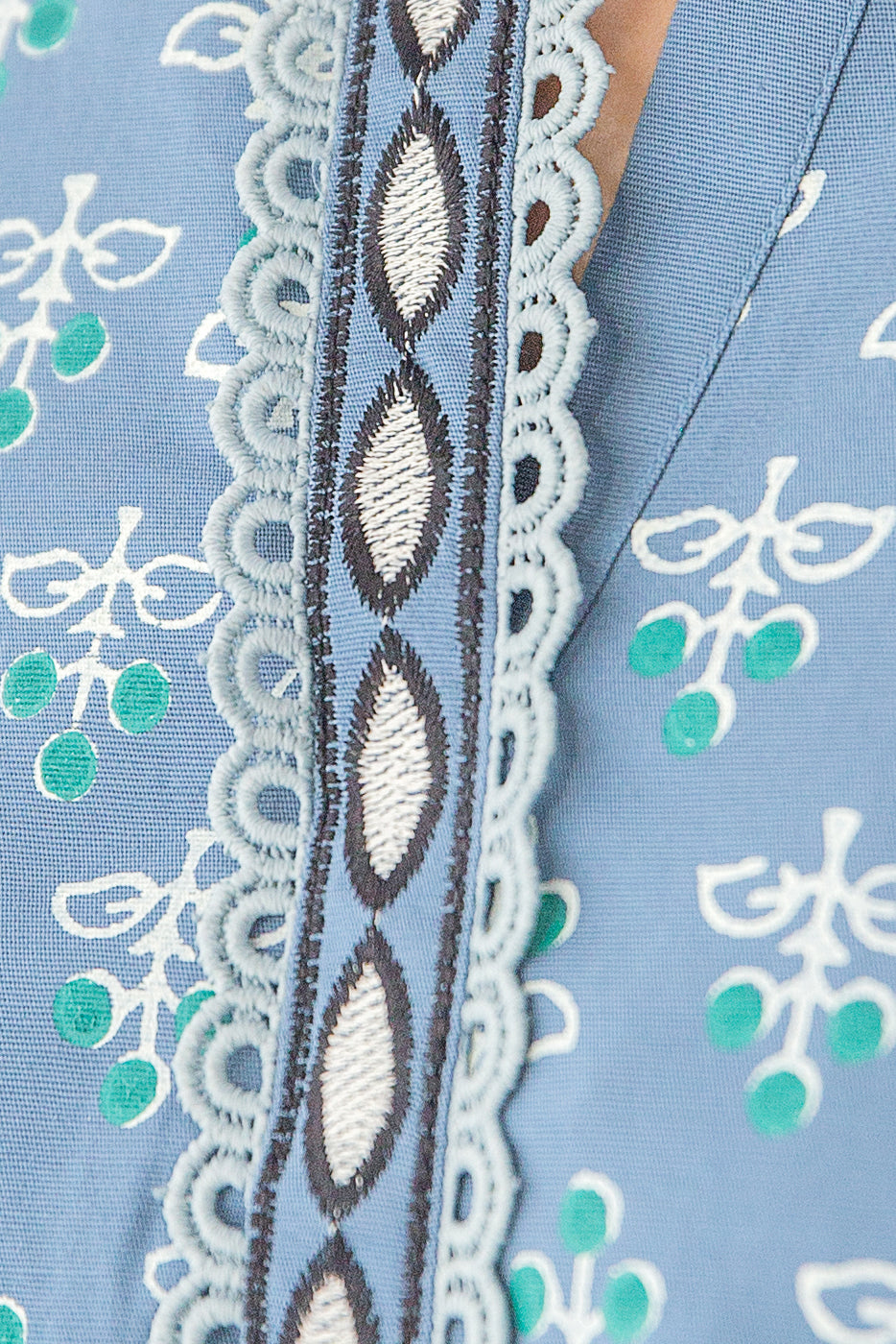 EMBROIDERED KHADDAR SHIRT (PRET)