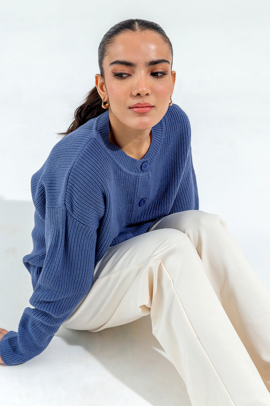 KNITTED CREW NECK CARDIGAN