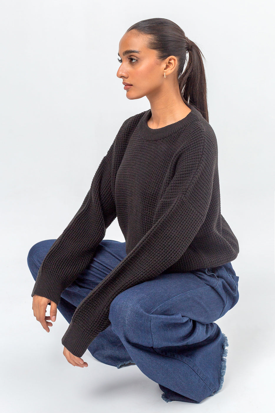 CREW NECK PULLOVER SWEATER