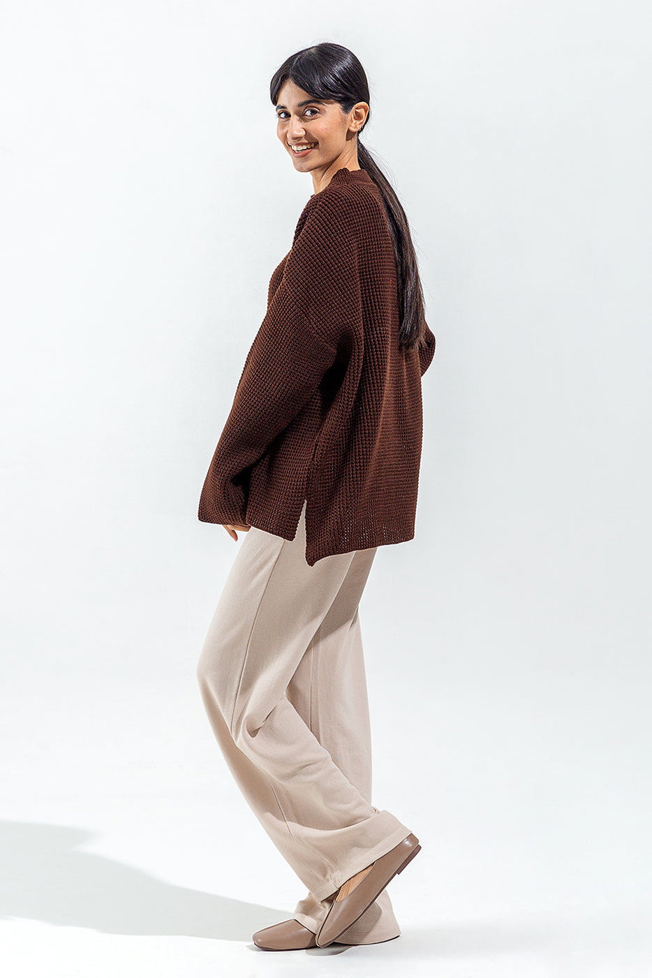 BROWN KNITTED PULLOVER