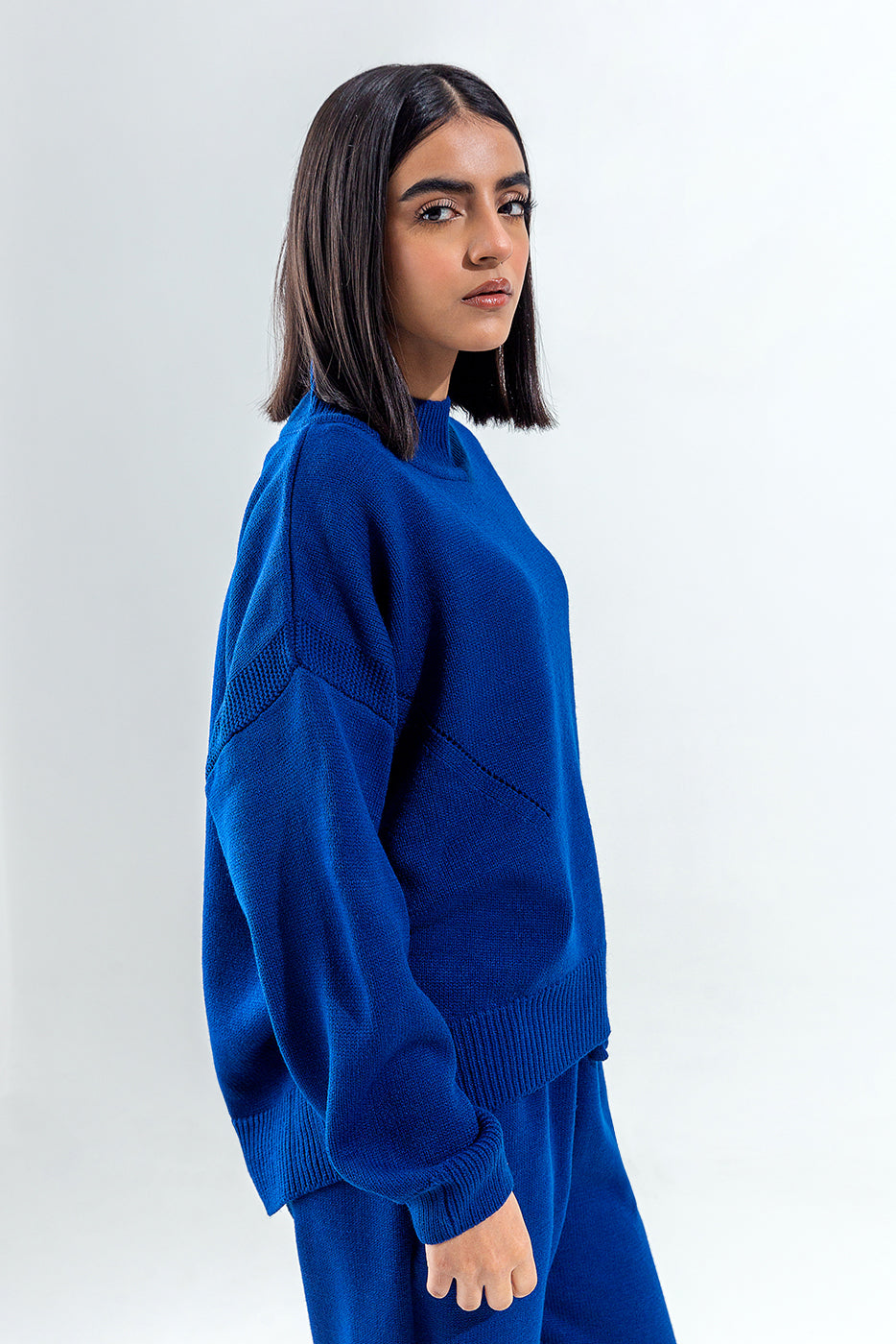 LOOSE KNITTED PULLOVER