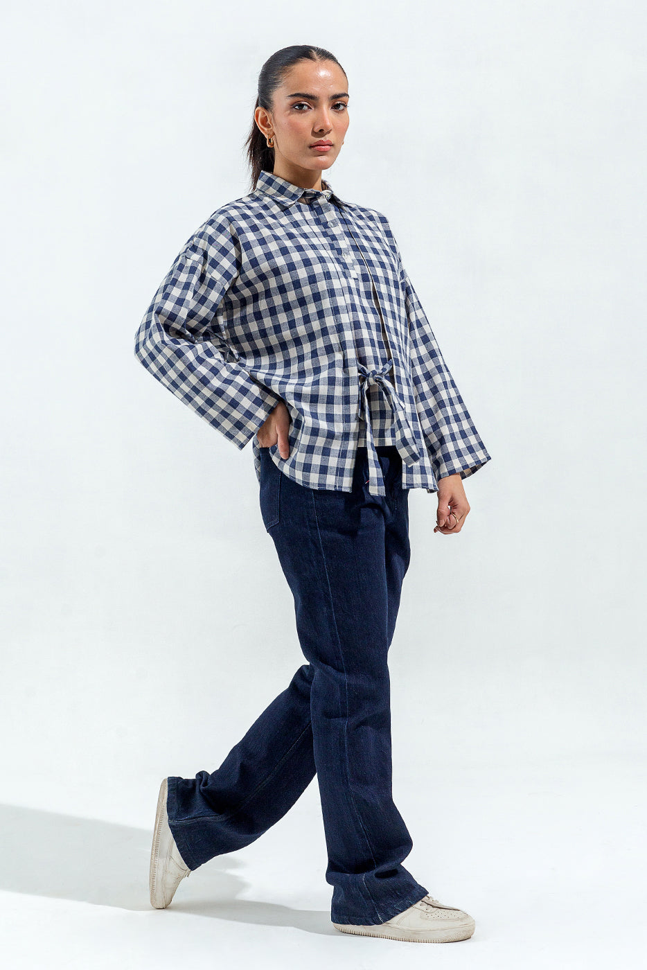 BLUE AND WHITE CHECK COLLAR SHIRT