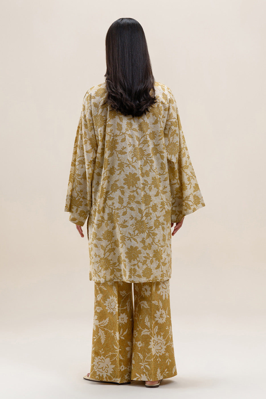 2 PIECE PRINTED LAWN SUIT-MEDALLION HUE (UNSTITCHED)