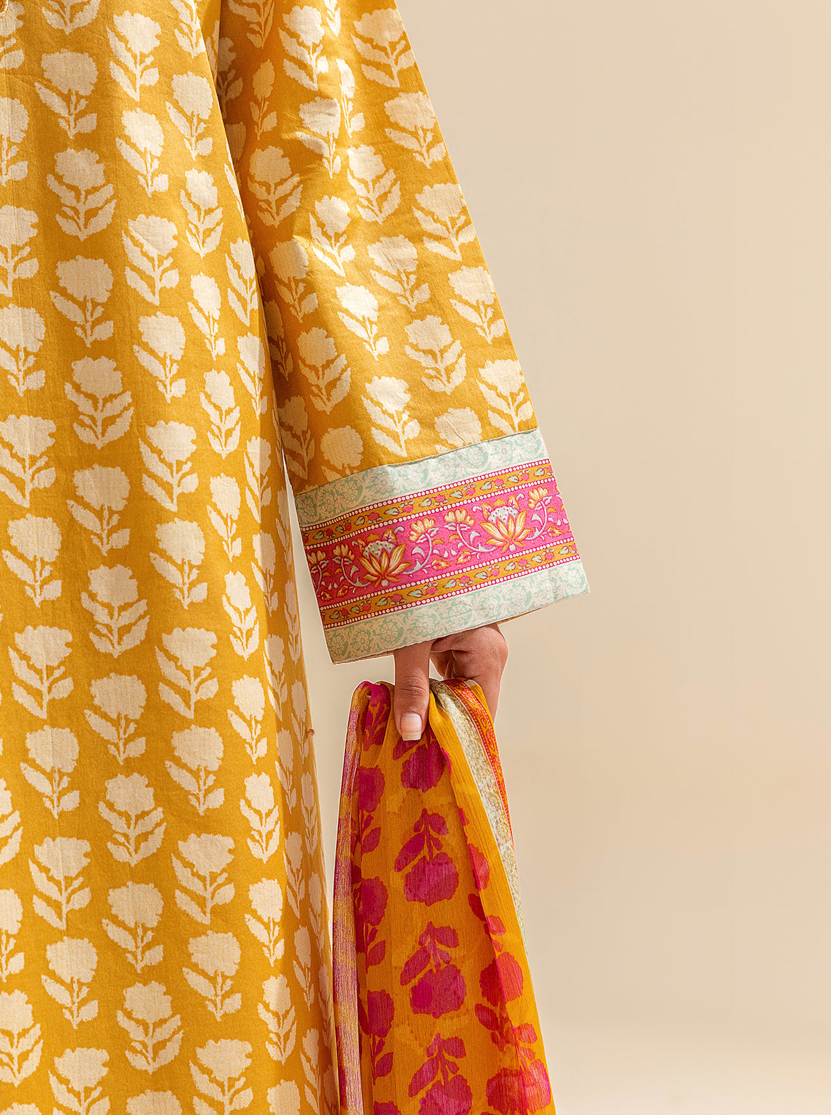 3 PIECE EMBROIDERED LAWN SUIT - SILHOUETTE SCENE BT-MORBAGH SU_24