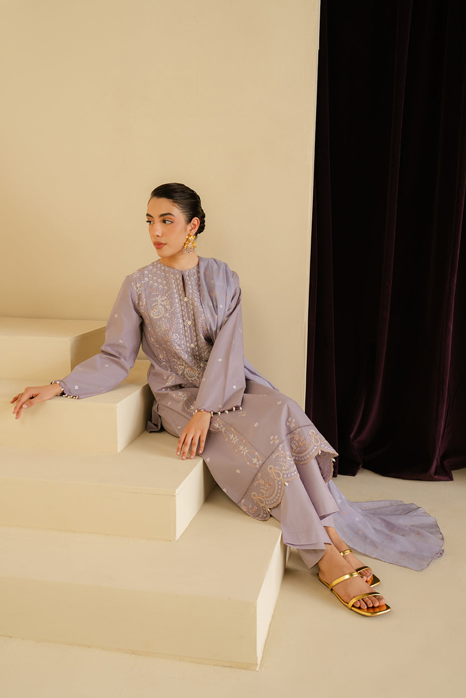 3 PIECE EMBROIDERED LAWN SUIT (UNSTITCHED)