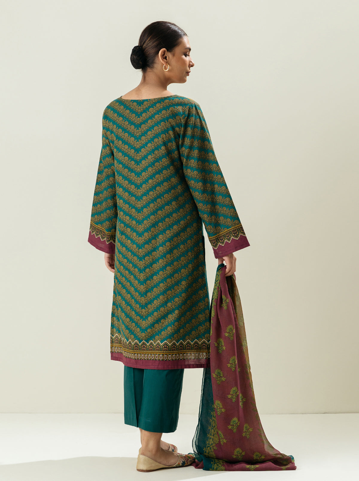 3 PIECE - EMBROIDERED KHADDAR SUIT - TURQVOISE BRD MORBAGH WN_22