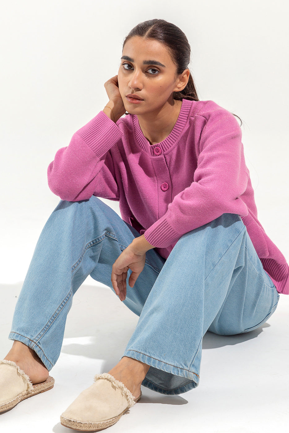 KNITTED CREW NECK CARDIGAN