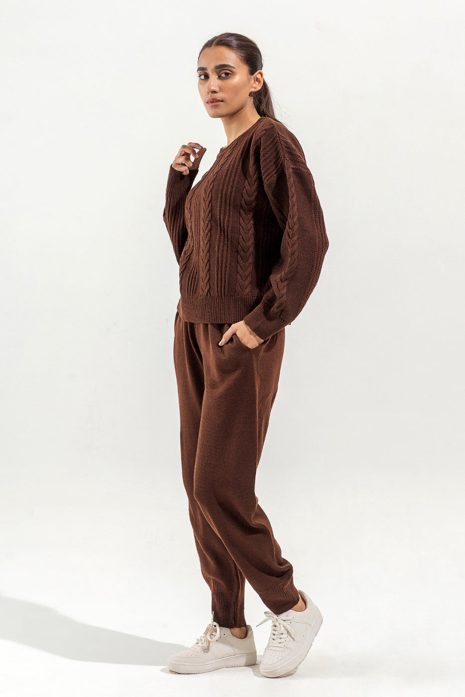 KNITTED CREW NECK JUMPER