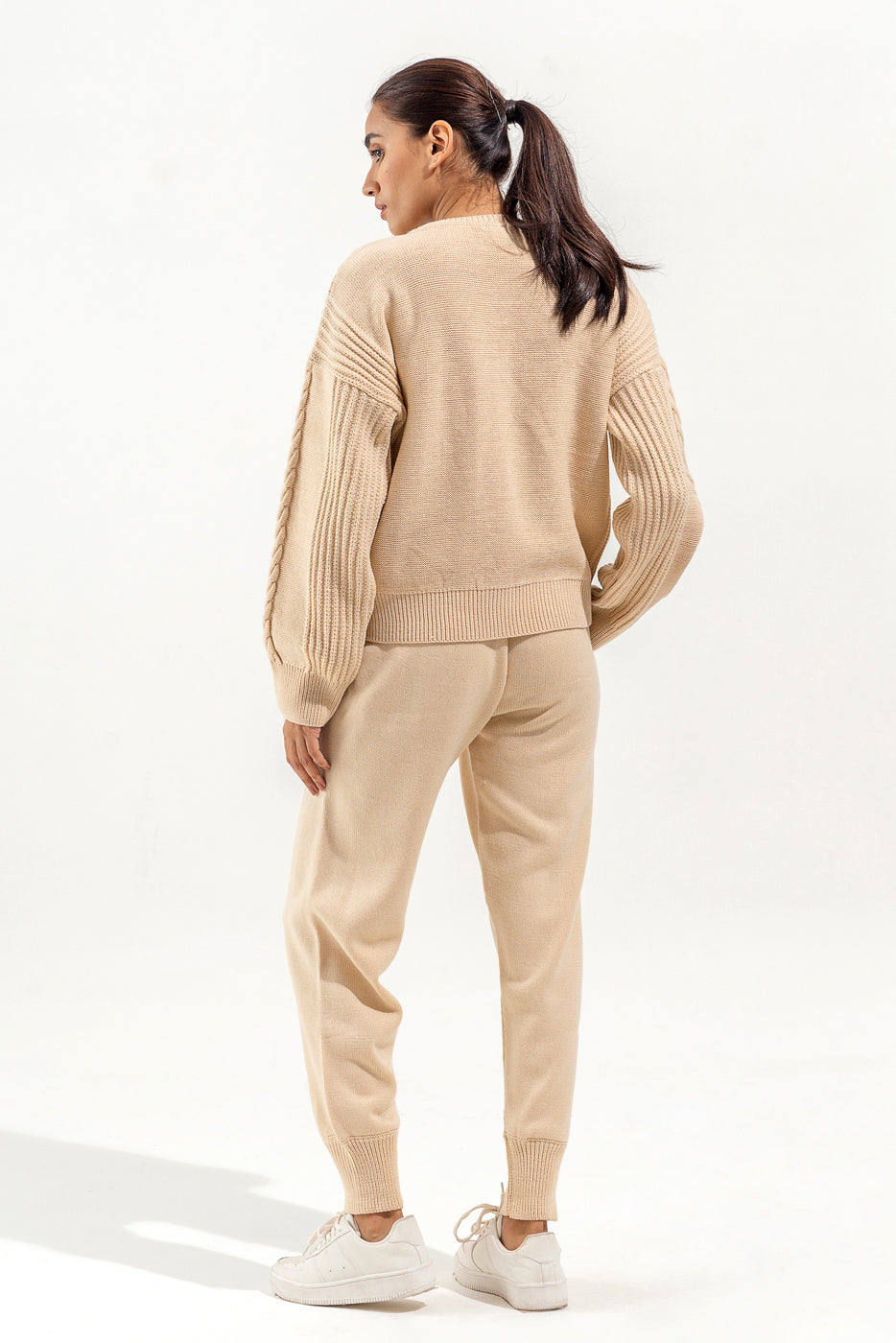 KNITTED CREW NECK JUMPER