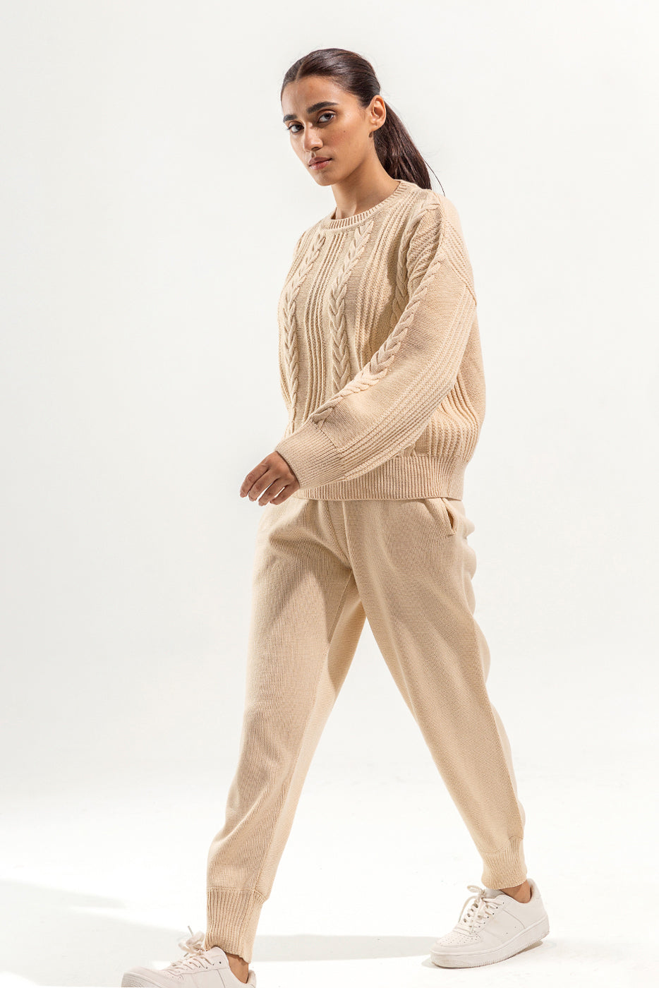 KNITTED CREW NECK JUMPER