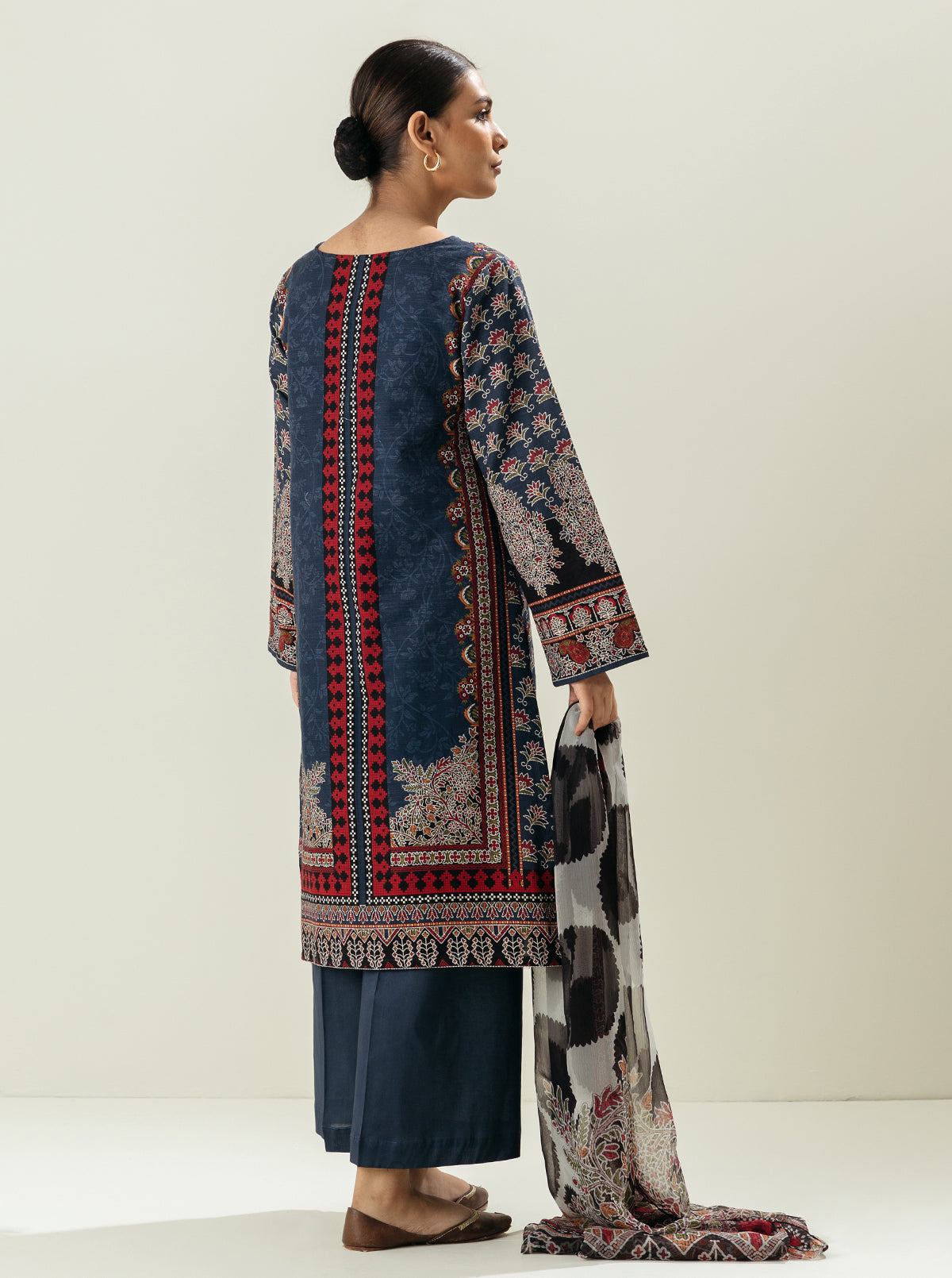 3 PIECE - EMBROIDERED KHADDAR SUIT - BOHO BLUE MORBAGH WN_22