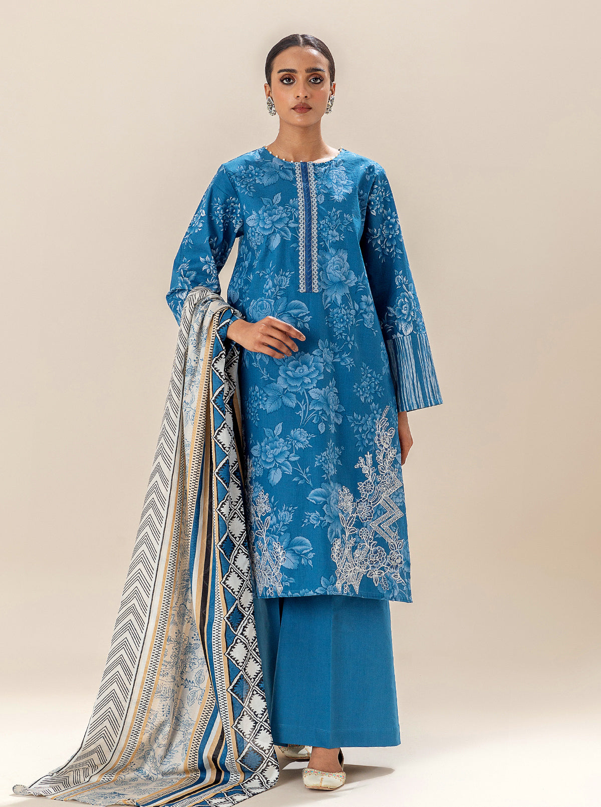 3 PIECE EMBROIDERED LAWN SUIT-ROYAL RENDEZVOUS BT-MORBAGH SU_24