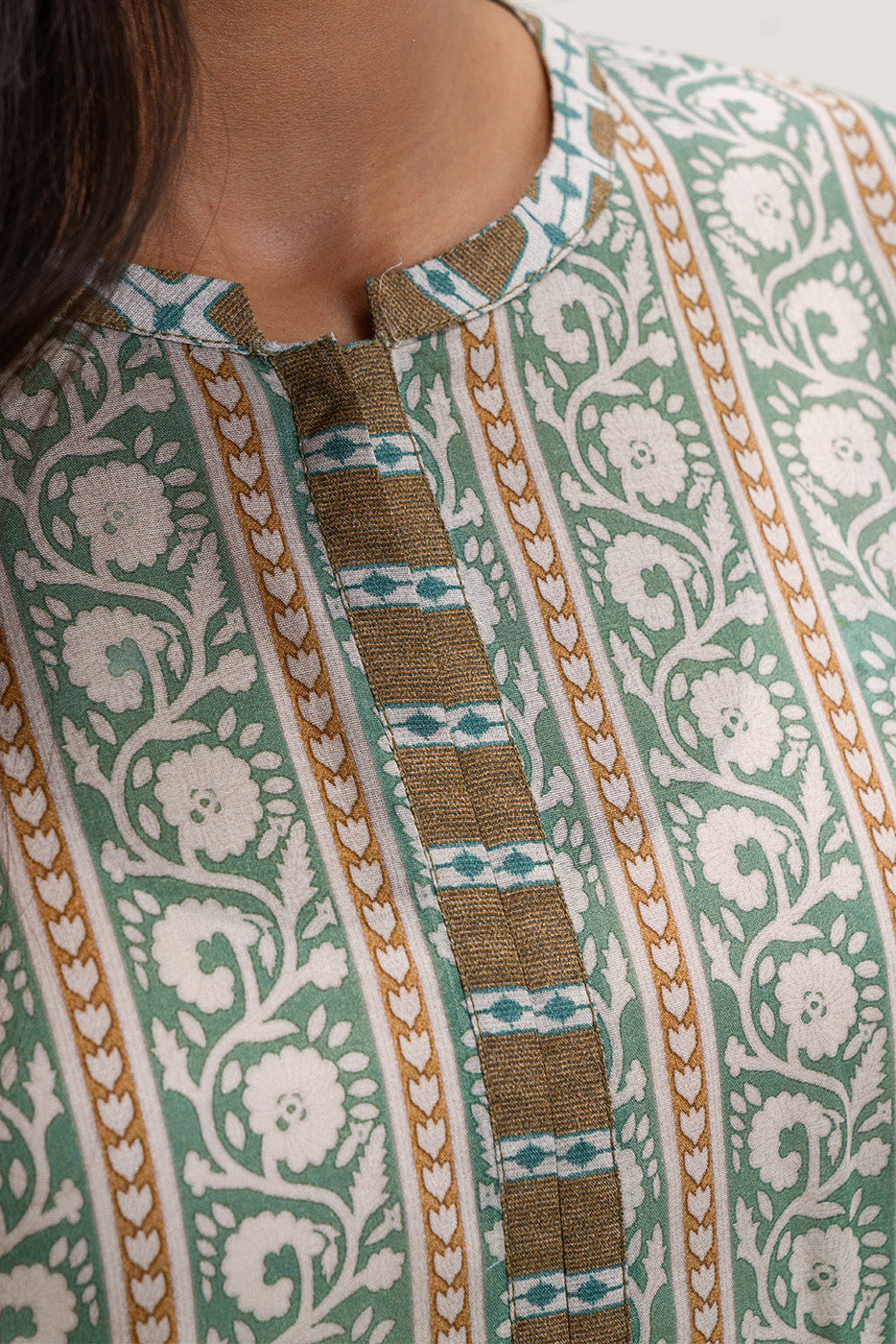 3 PIECE PRINTED LAWN SUIT-RAVEN SHED (UNSTITCHED)