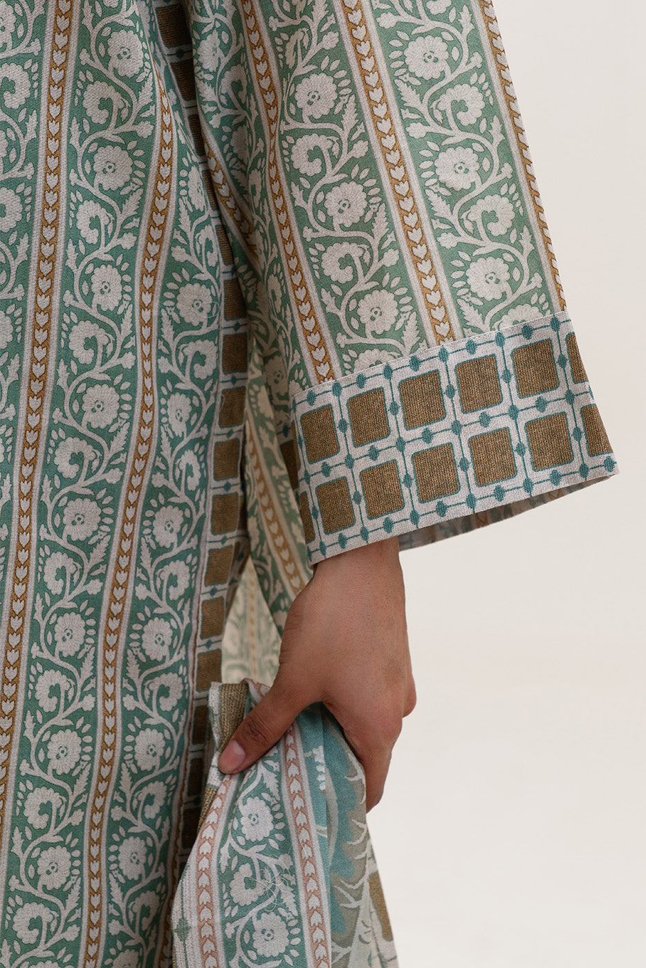 3 PIECE PRINTED LAWN SUIT-RAVEN SHED (UNSTITCHED)