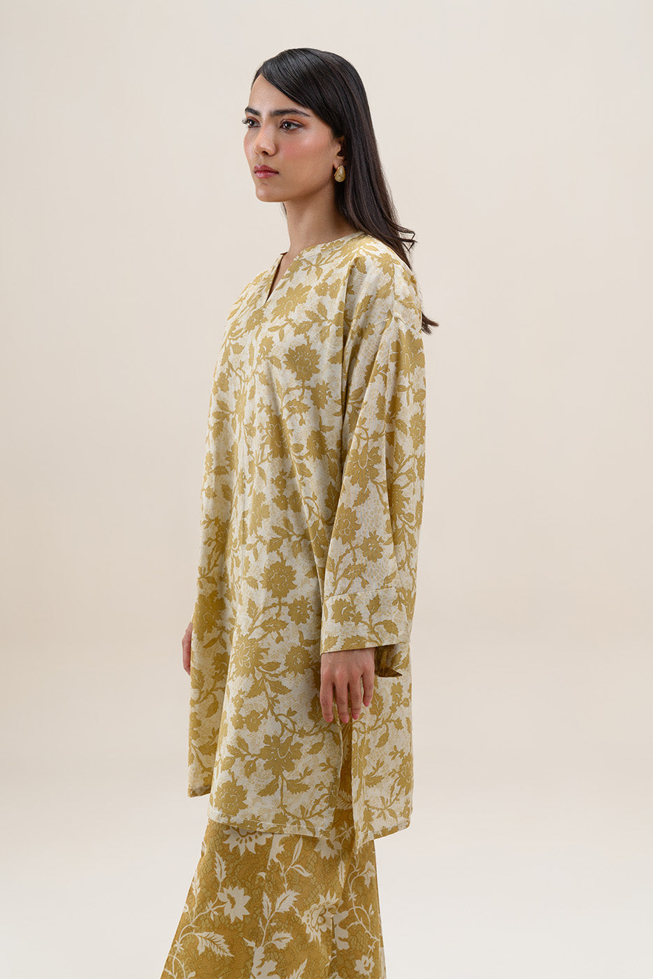 2 PIECE PRINTED LAWN SUIT-MEDALLION HUE (UNSTITCHED)
