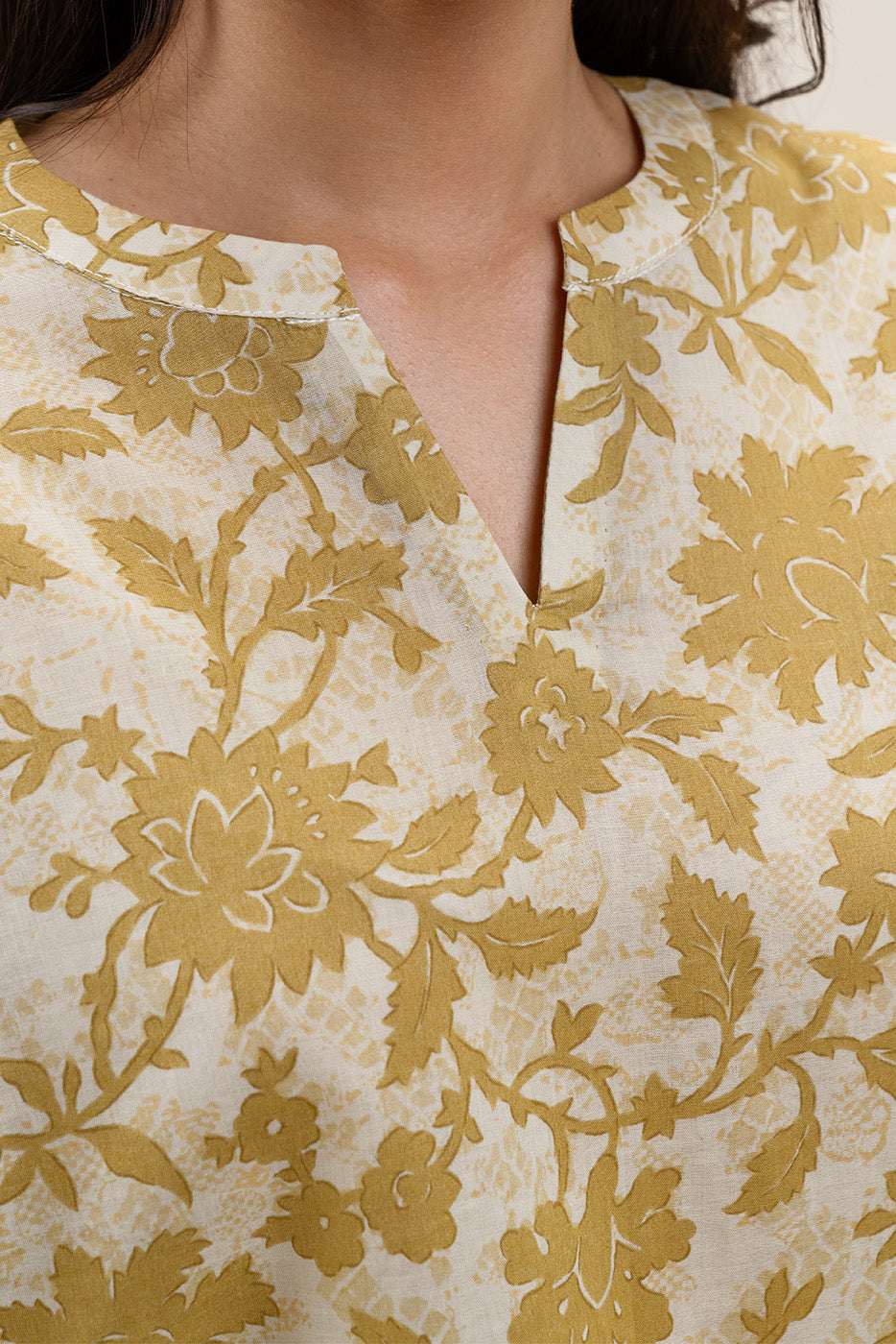 2 PIECE PRINTED LAWN SUIT-MEDALLION HUE (UNSTITCHED)