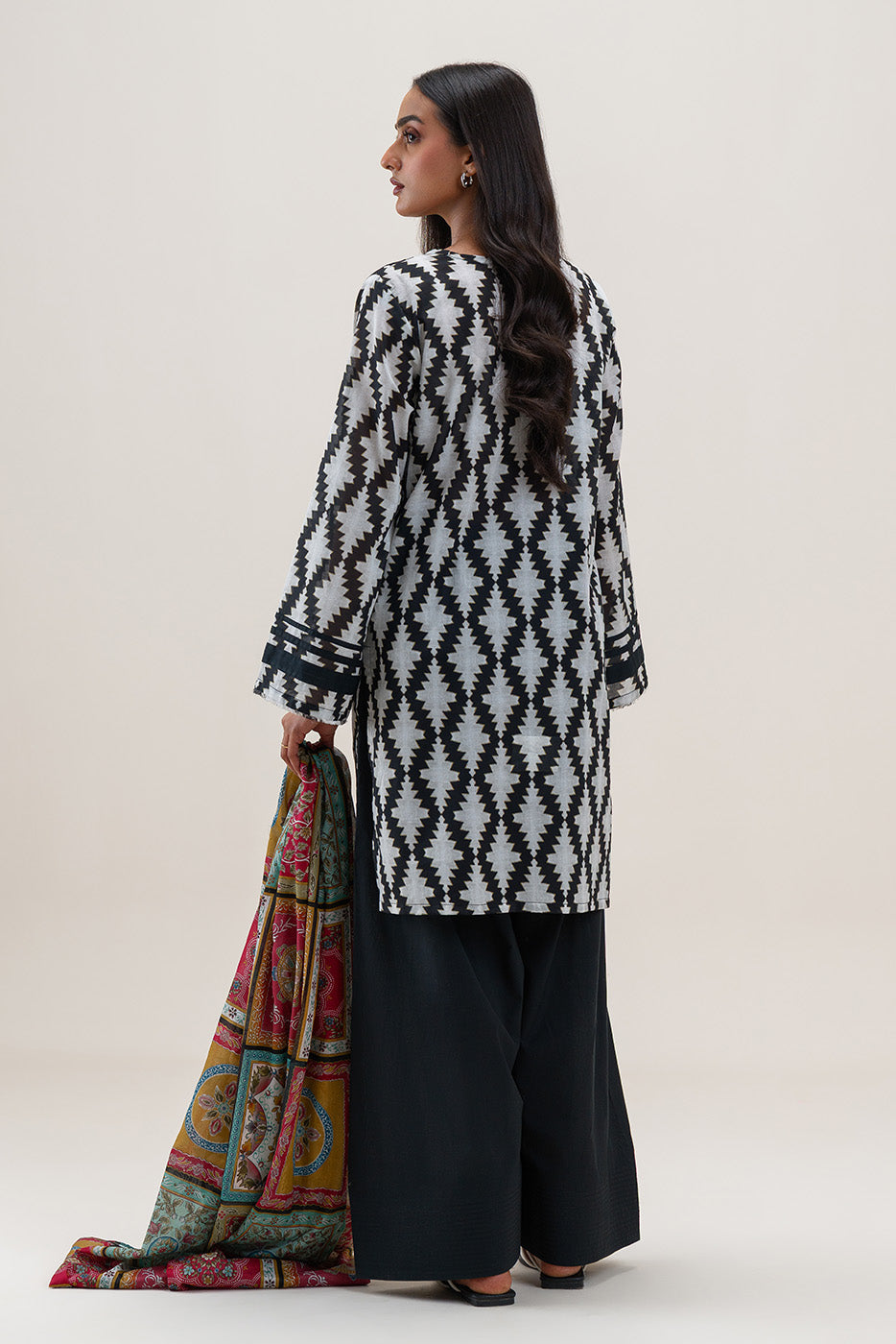 2 PIECE PRINTED LAWN SUIT-MONOCHROMATIC TALE (UNSTITCHED)