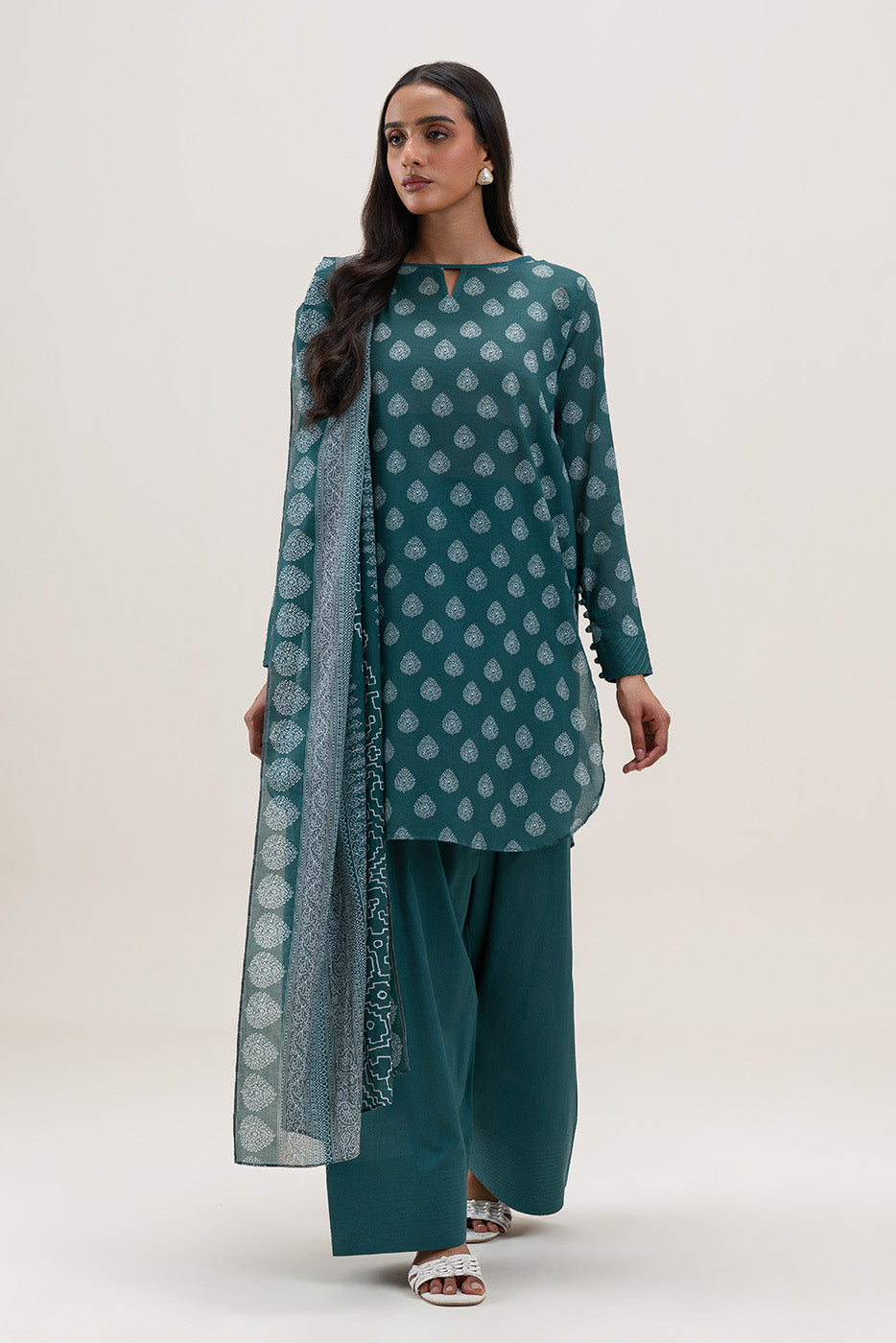 2 PIECE PRINTED LAWN SUIT-DIVINE MUSE (UNSTITCHED)