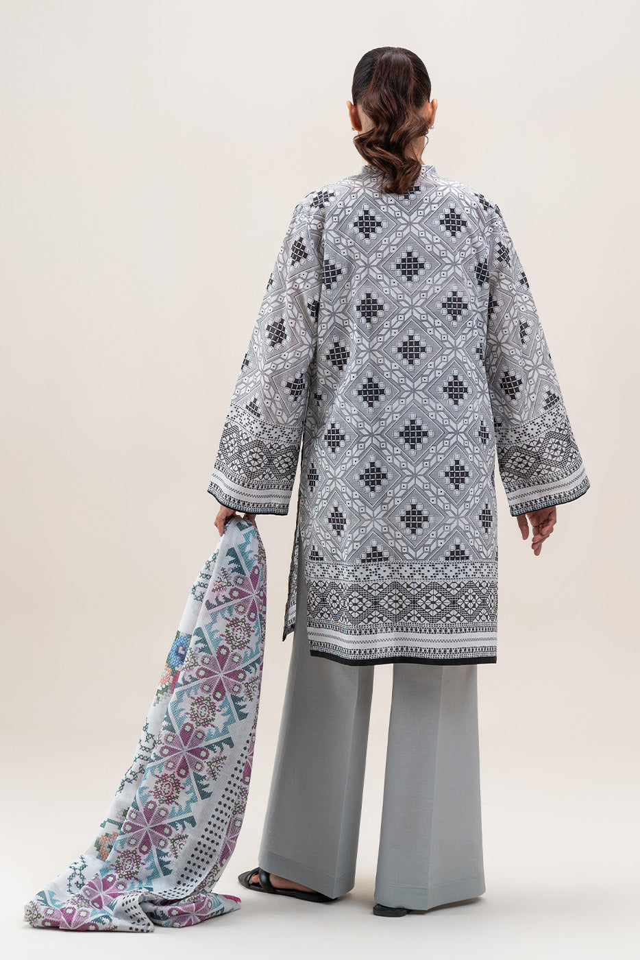 3 PIECE PRINTED LAWN SUIT-OBSIDIAN STITCH (UNSTITCHED)