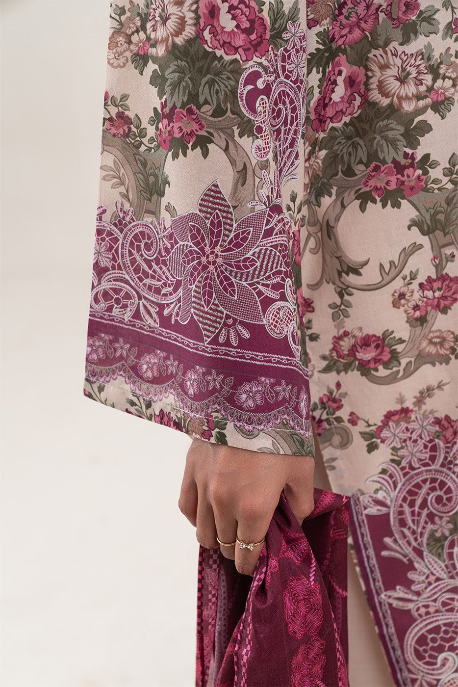 3 PIECE PRINTED LAWN SUIT-VINTAGE DREAM (UNSTITCHED)