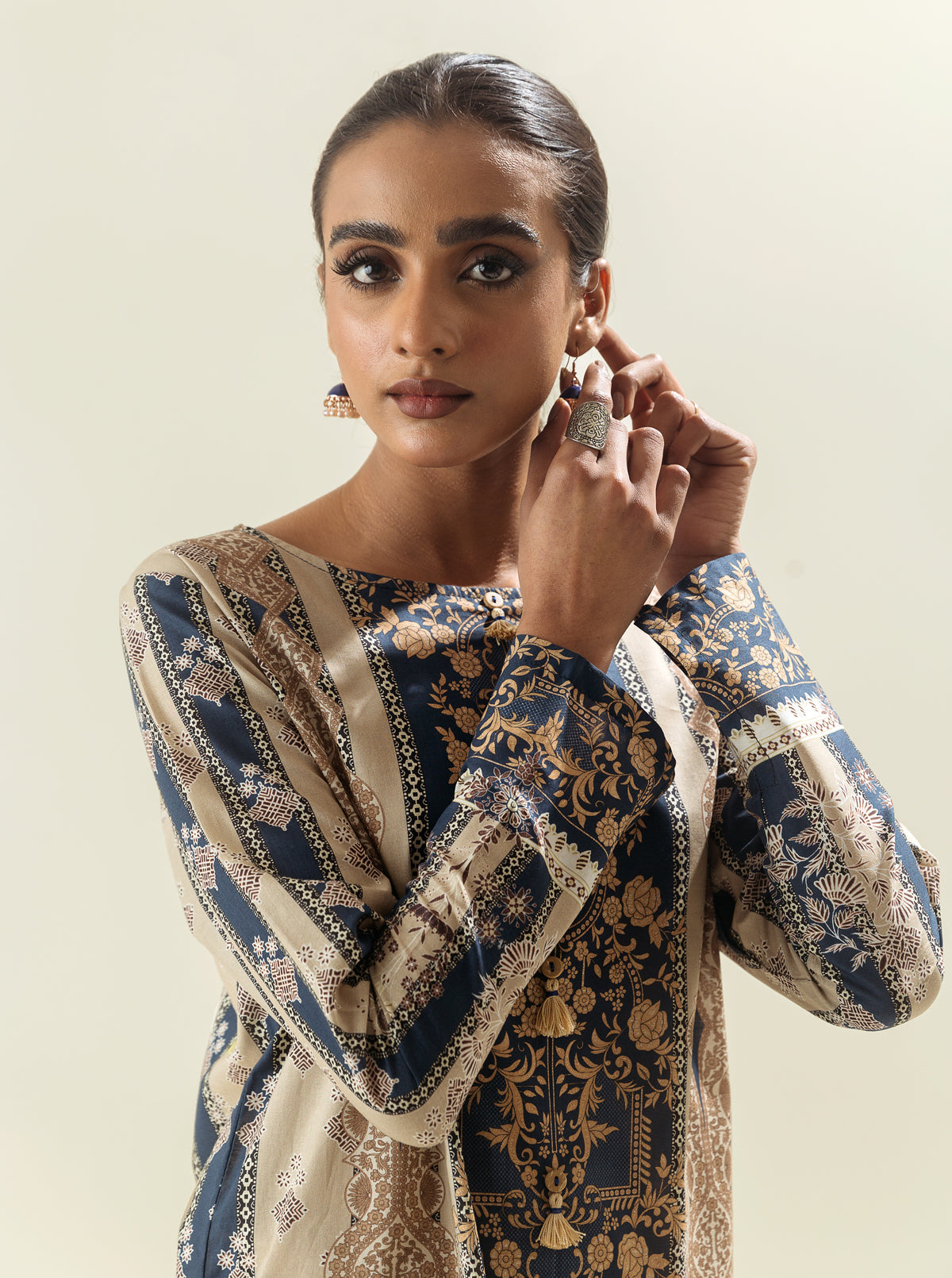 1 PIECE - PRINTED LAWN SHIRT - STATUESQUE FLOWER MORBAGH SU_23