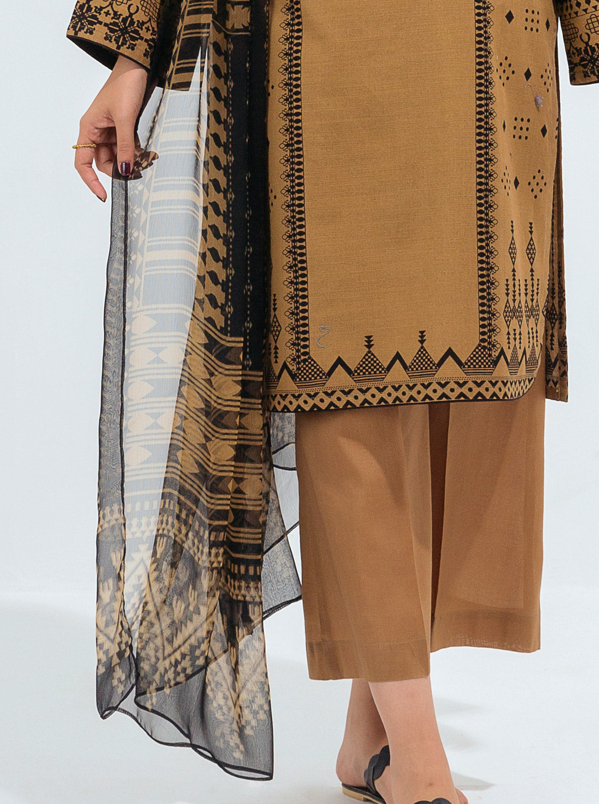 3 PIECE - PRINTED KHADDAR SUIT - ORIENTAL GOLD MORBAGH WN_21