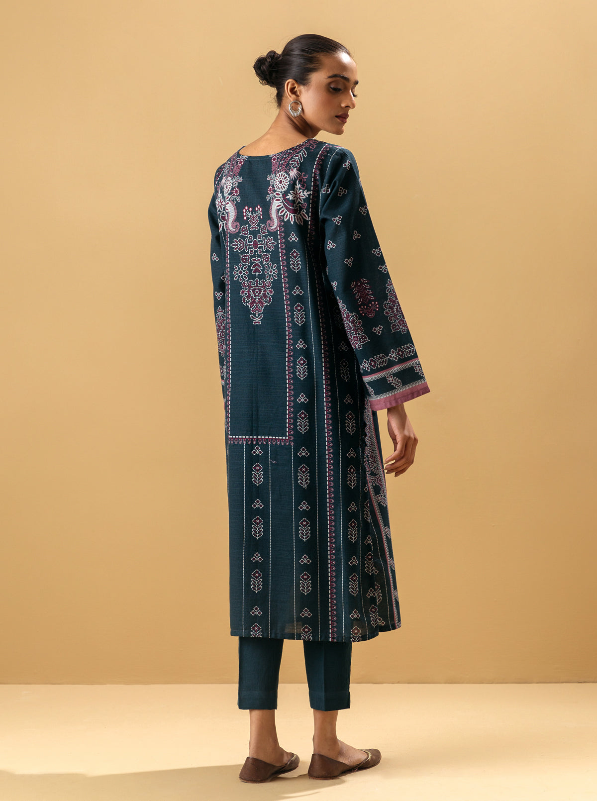 2 PIECE - PRINTED KHADDAR SUIT - MAJESTIC COAL MORBAGH WN_22