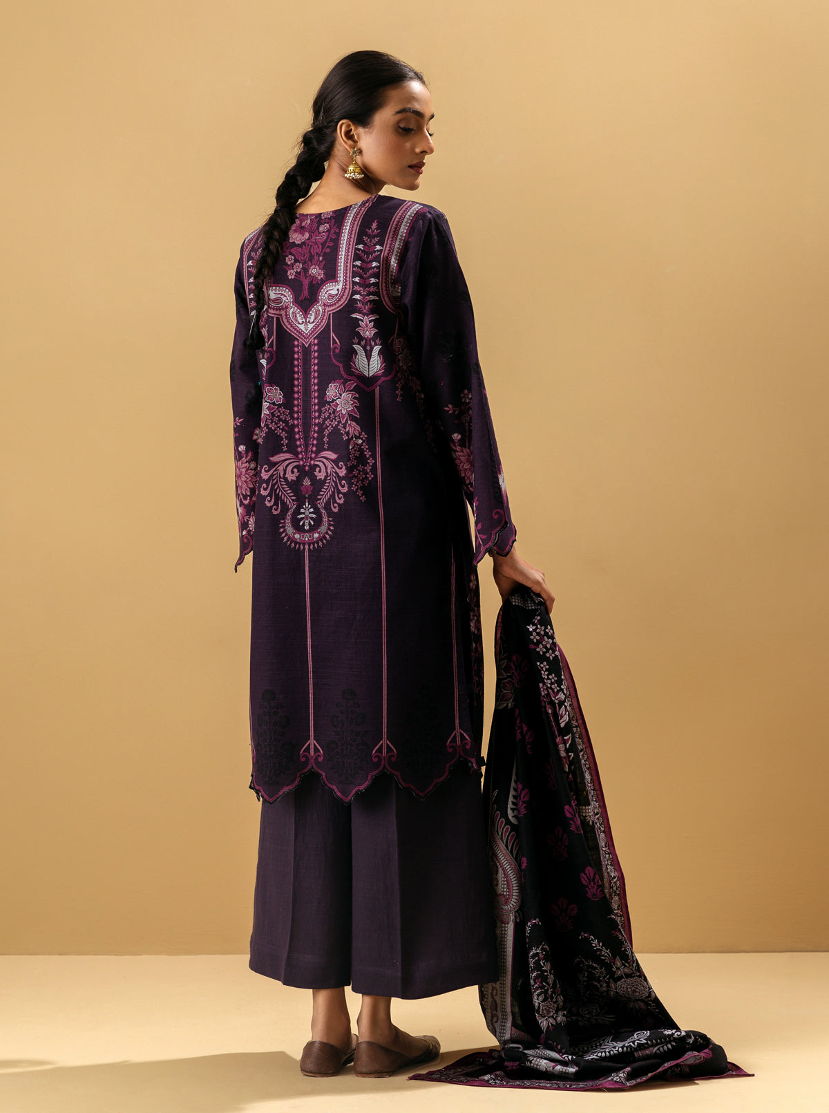 3 PIECE - EMBROIDERED KHADDAR SUIT - PLAM FLORA MORBAGH WN_22