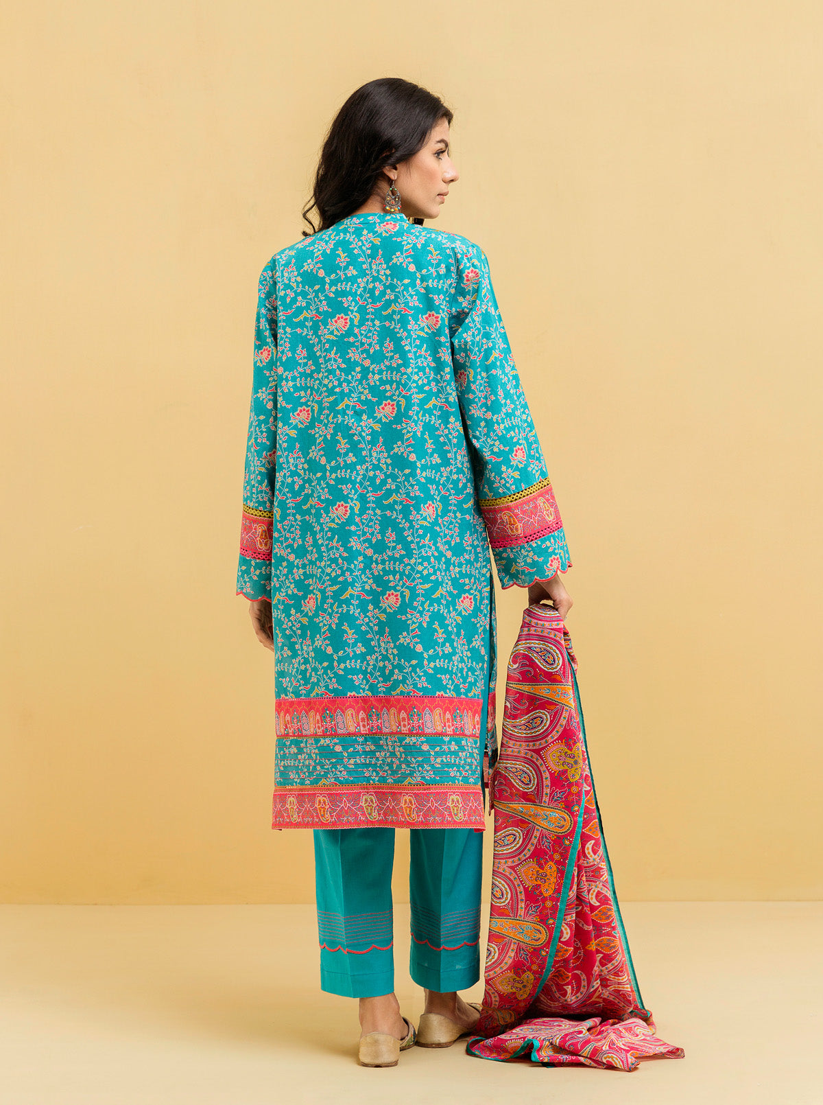 2 PIECE - PRINTED LAWN SUIT - MAGICAL FLORALS MORBAGH SU_22