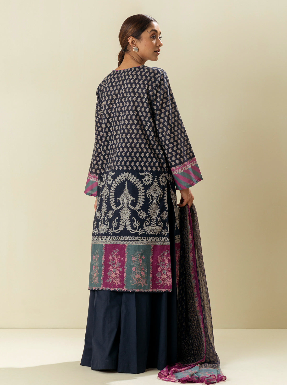 3 PIECE - EMBROIDERD LAWN SUIT - CLOUD DANCER MORBAGH SU_23