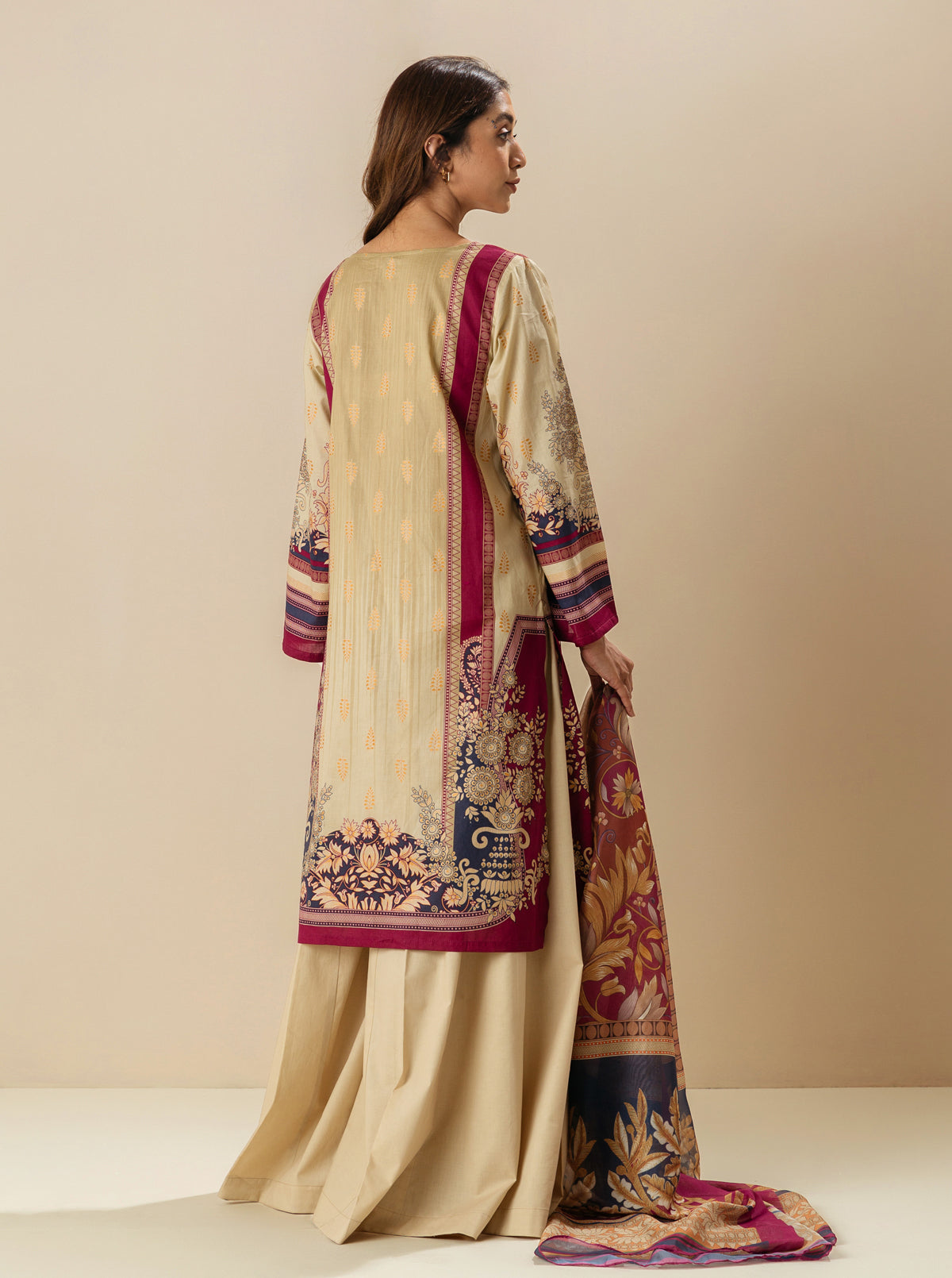3 PIECE - EMBROIDERD LAWN SUIT - APRICOT DAYDREAM MORBAGH SU_23