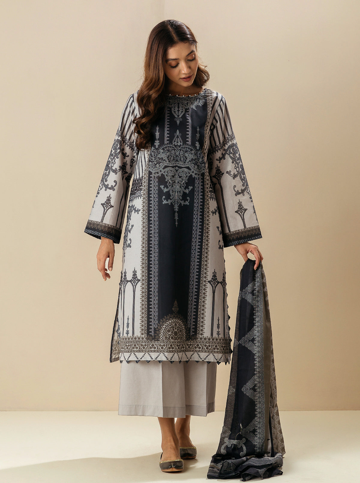 3 PIECE - PRINTED LAWN SUIT - JEWEL CRAFT MORBAGH SU_23