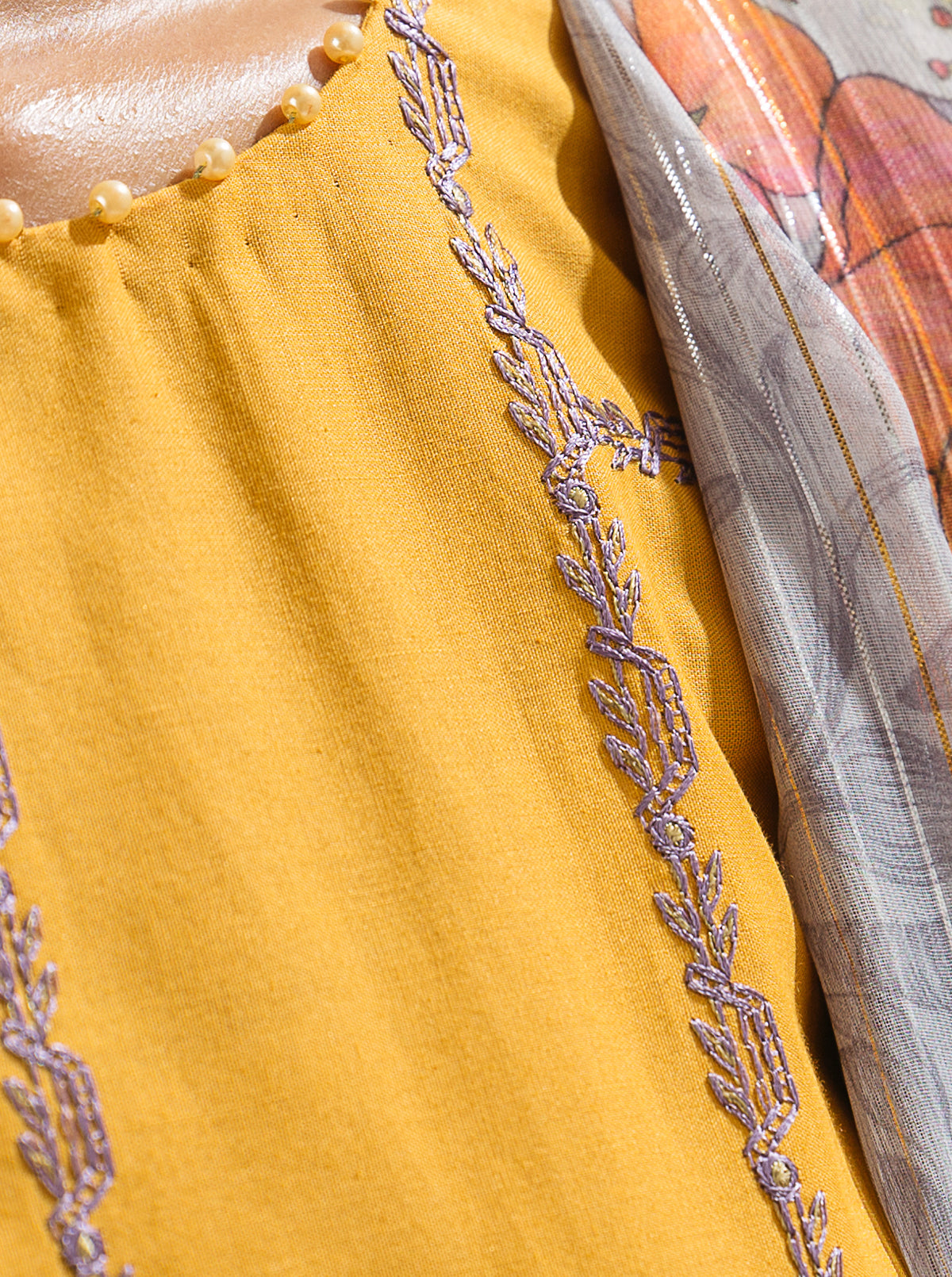 3 PIECE - EMBROIDERED LAWN SUIT - SUNRISE GARDEN MORBAGH SU_23