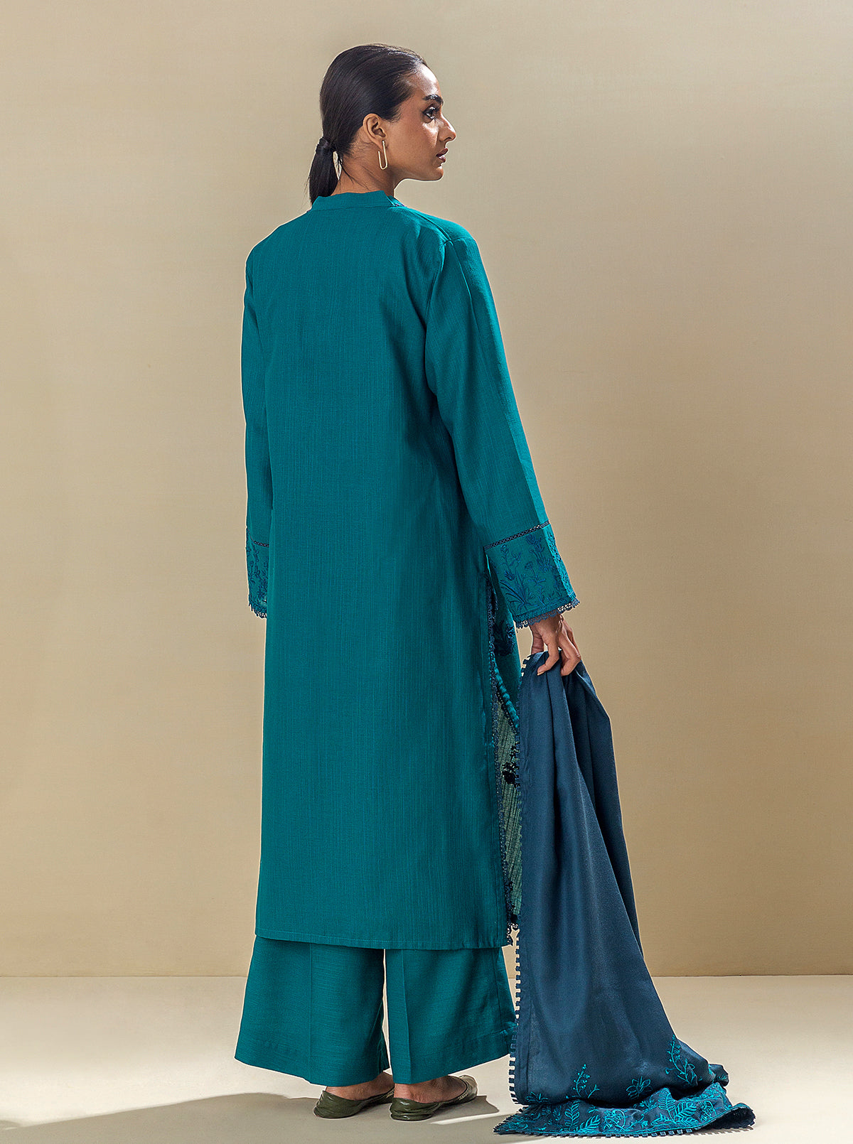 3 PIECE - EMBROIDERED KHADDAR SUIT WITH EMBROIDERED SHAWL - SHALLOW POND MORBAGH WN_23