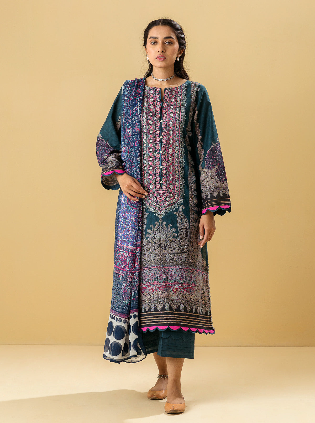 3 PIECE - EMBROIDERED LAWN SUIT - DIVINE PAISLEY MORBAGH SU_22