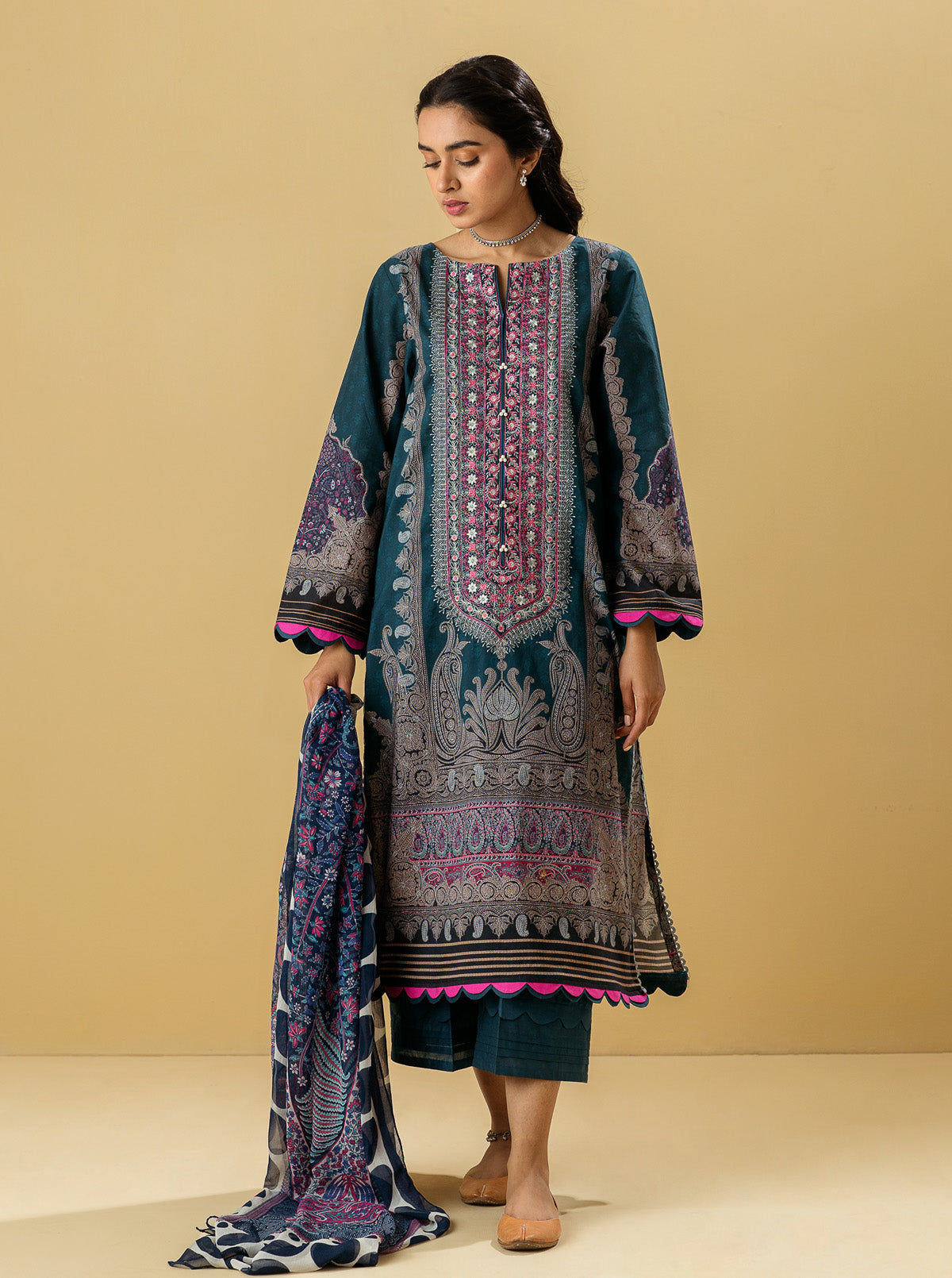 3 PIECE - EMBROIDERED LAWN SUIT - DIVINE PAISLEY MORBAGH SU_22