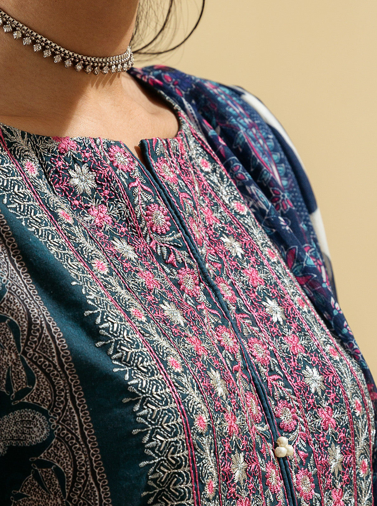 3 PIECE - EMBROIDERED LAWN SUIT - DIVINE PAISLEY MORBAGH SU_22