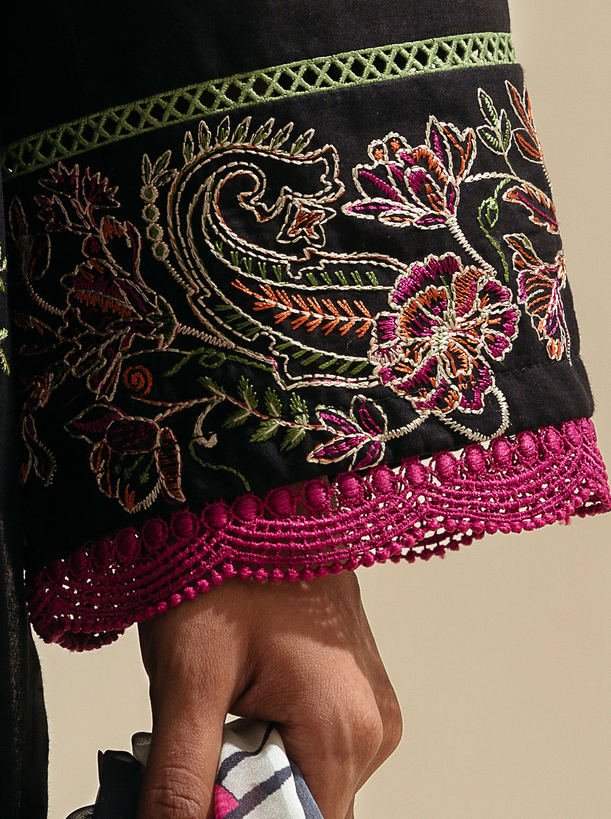 3 PIECE - EMBROIDERED LAWN SUIT - EBONY SHINE MORBAGH SU_23