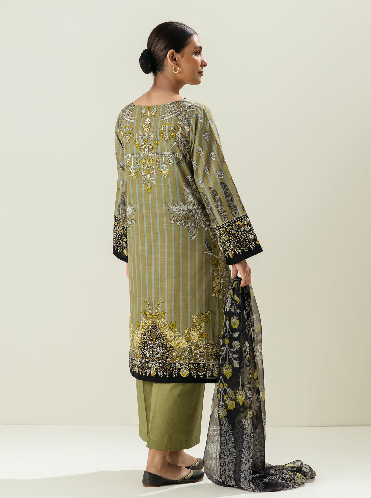 3 PIECE - EMBROIDERED KHADDAR SUIT - DUSKY DREAM MORBAGH WN_22