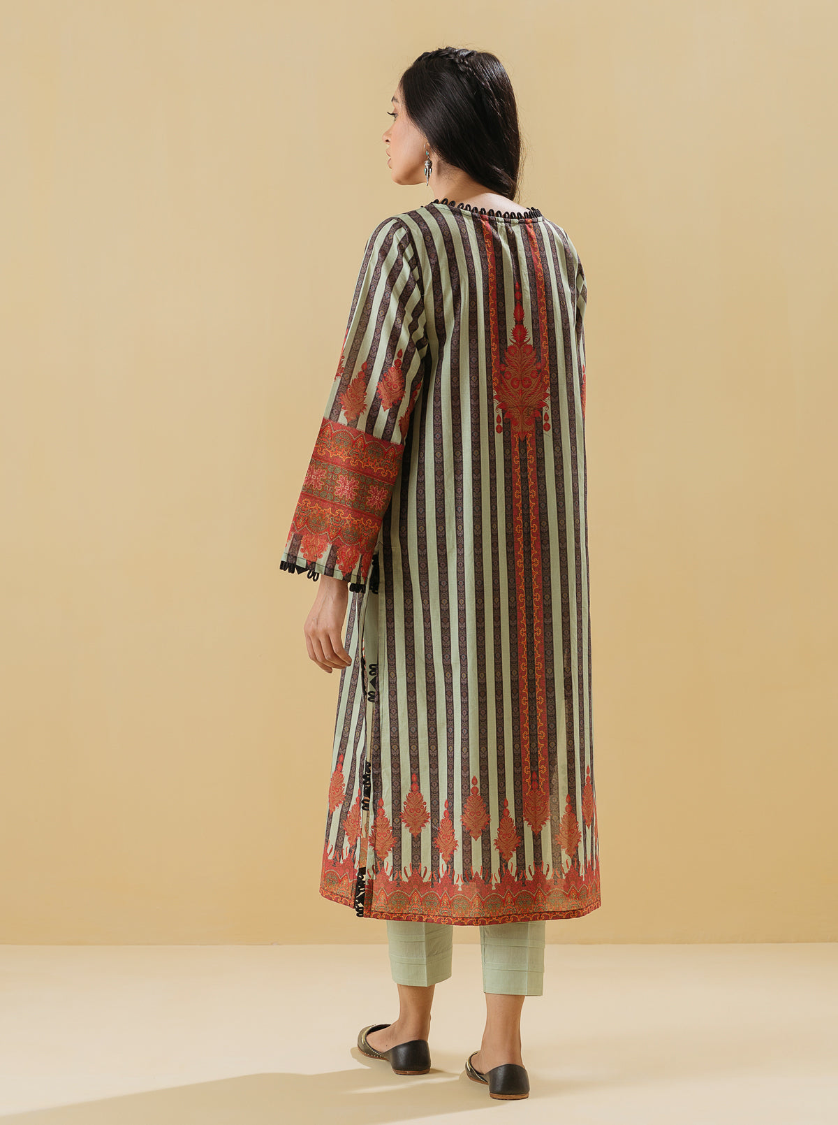 2 PIECE - PRINTED LAWN SUIT - URBAN CHIC MORBAGH SU_22