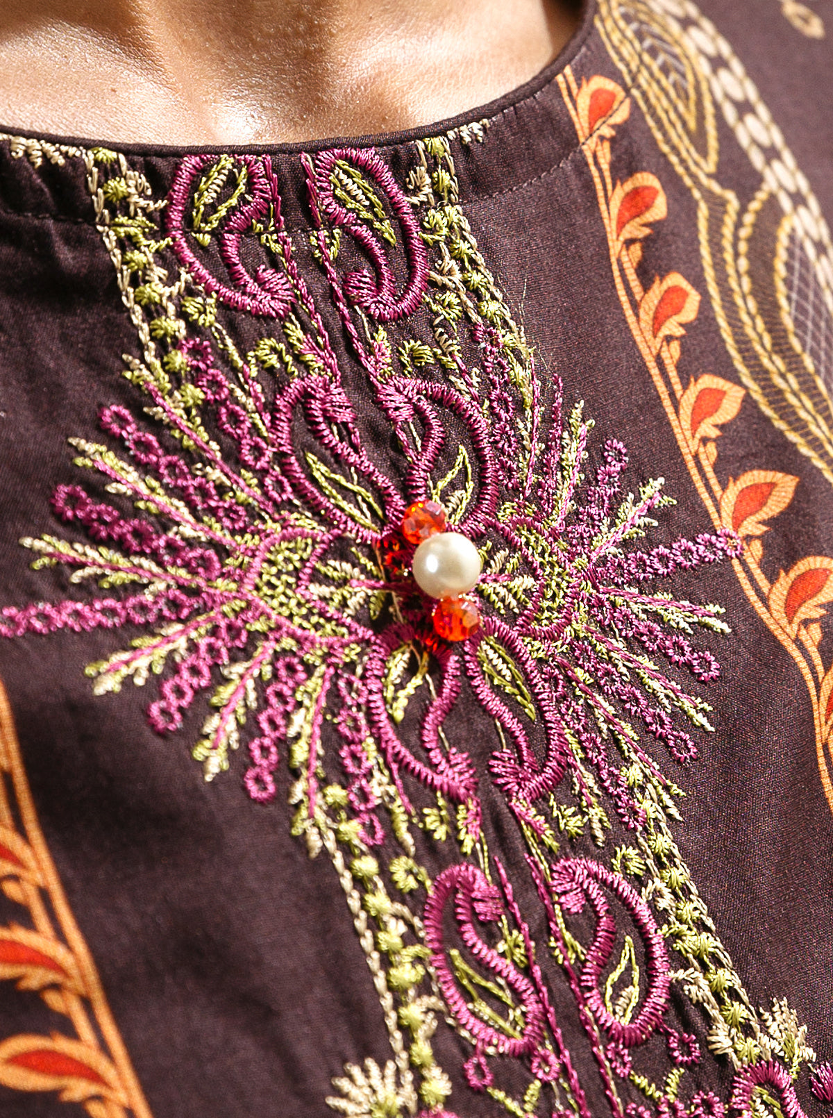 3 PIECE - EMBROIDERED LAWN SUIT - CLASSIC ETHNIC MORBAGH SU_22