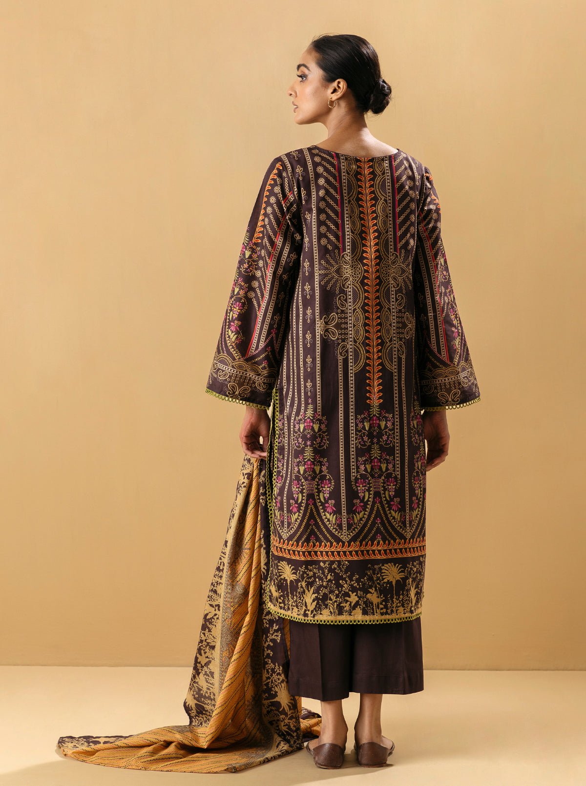 3 PIECE - EMBROIDERED LAWN SUIT - CLASSIC ETHNIC MORBAGH SU_22