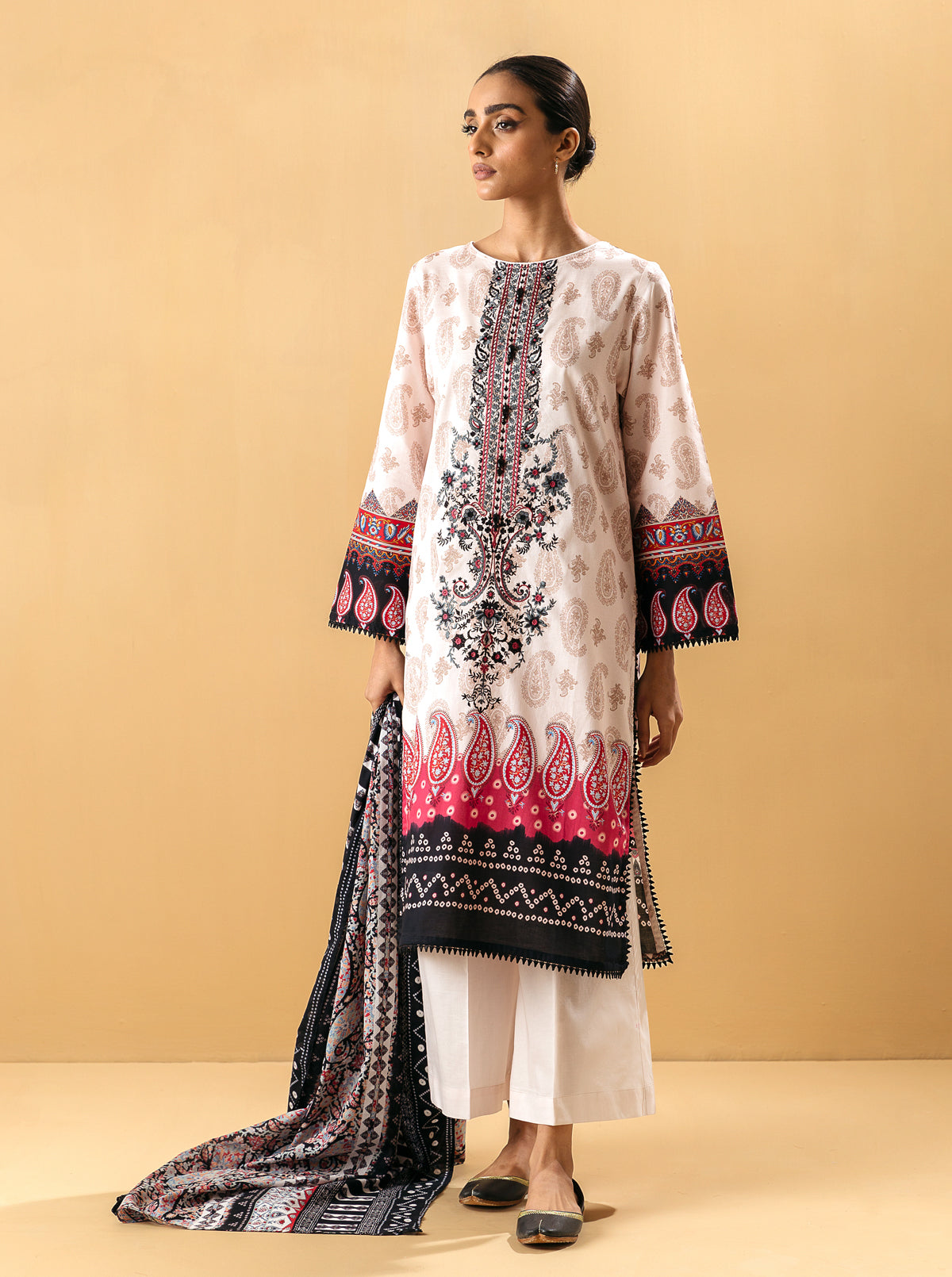 3 PIECE - EMBROIDERED LAWN SUIT - DIVINE GLEAM MORBAGH SU_22