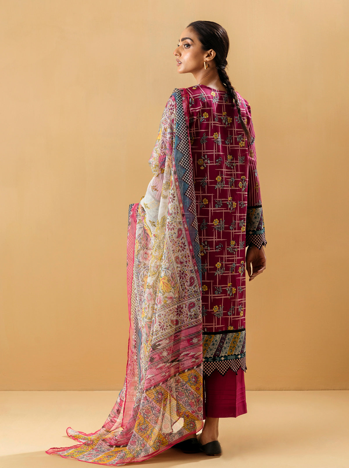 3 PIECE - PRINTED LAWN SUIT - ENCHANTED BLOOM MORBAGH SU_22