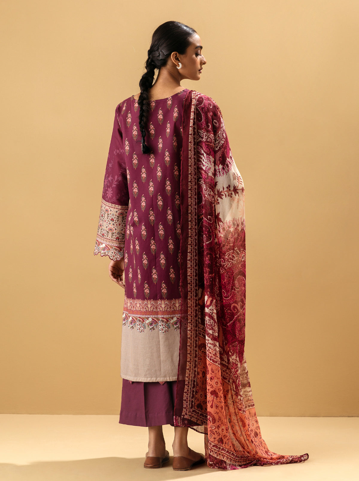 3 PIECE - PRINTED LAWN SUIT - MAGENTA HAZE MORBAGH SU_22