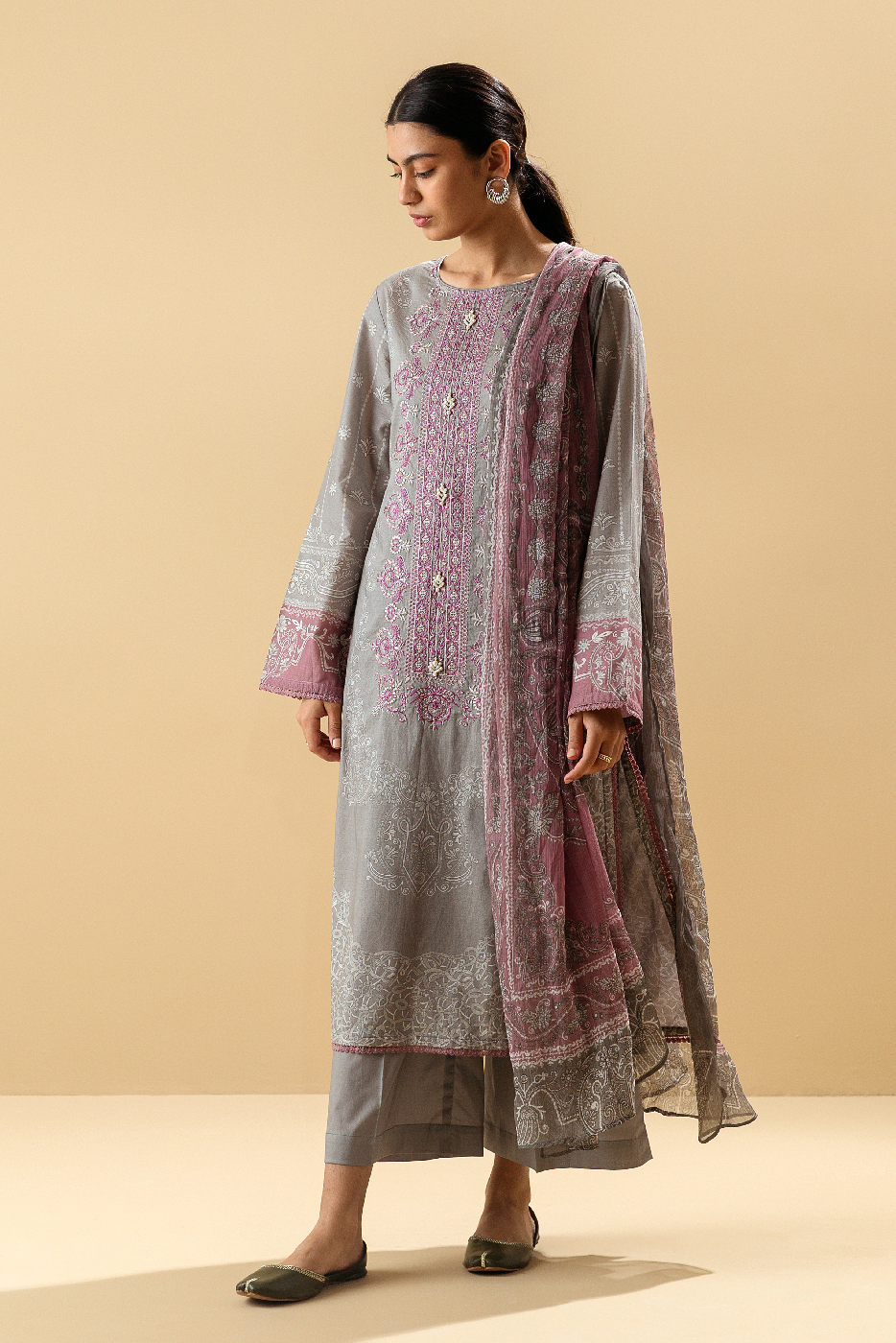 3 PIECE - EMBROIDERED LAWN SUIT - CLASSIC GREY MORBAGH SU_22