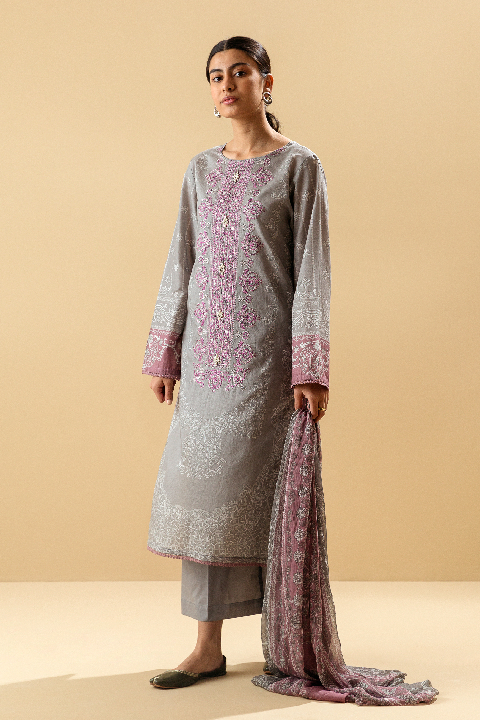 3 PIECE - EMBROIDERED LAWN SUIT - CLASSIC GREY MORBAGH SU_22