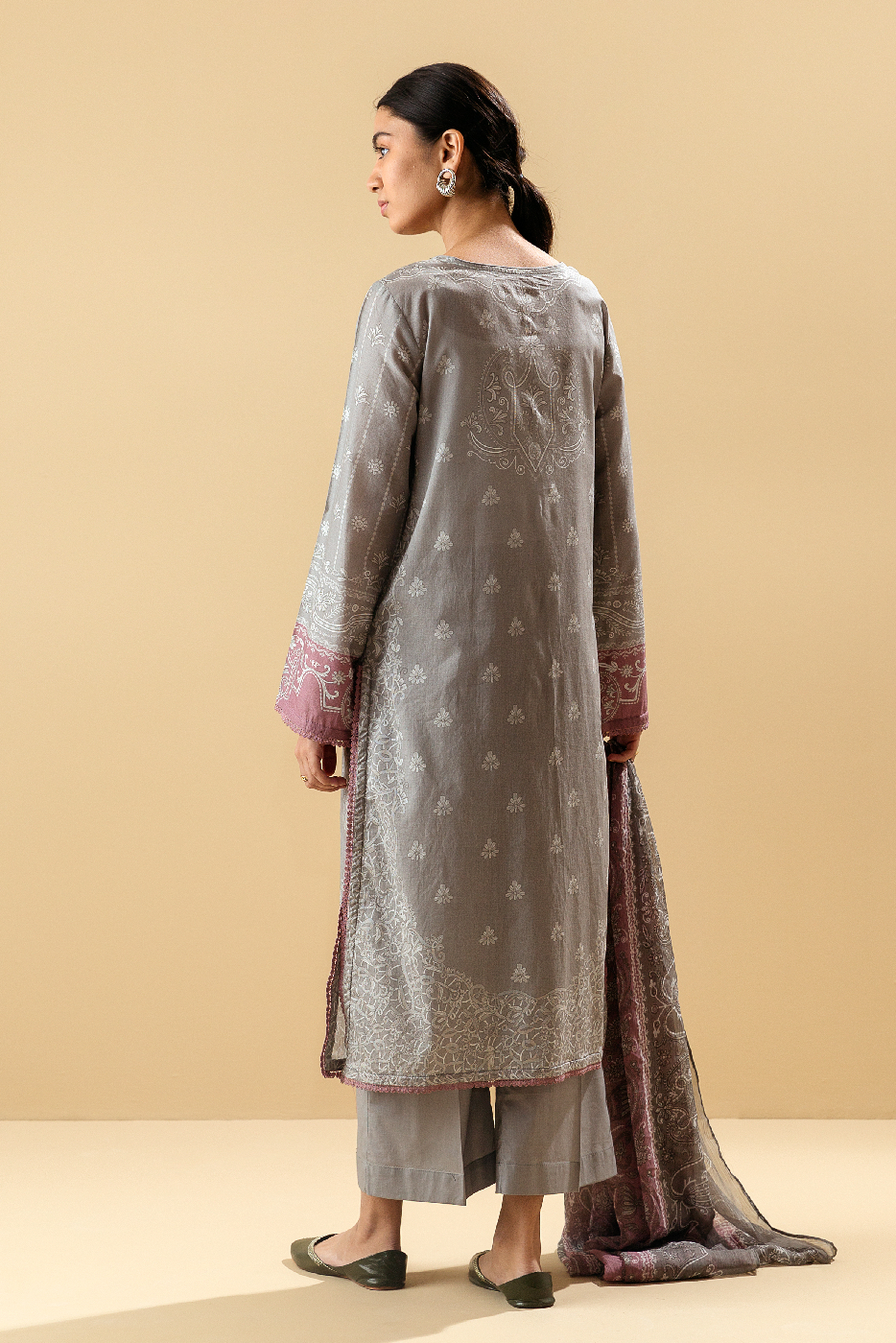 3 PIECE - EMBROIDERED LAWN SUIT - CLASSIC GREY MORBAGH SU_22
